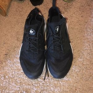 Nike hurraches 6.5 in boys 8 in women’s!!!